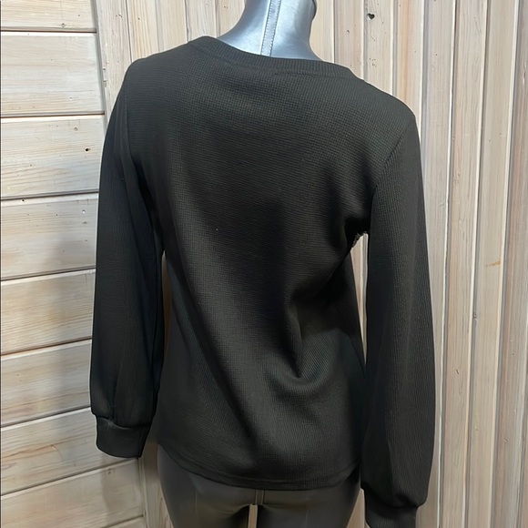 ePretty Black and Cream Lace Accent Long Sleeve Sweatshirt - Picture 4 of 6